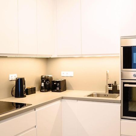 Tran Chien Apartment With Free Private Parking Prag Exterior foto